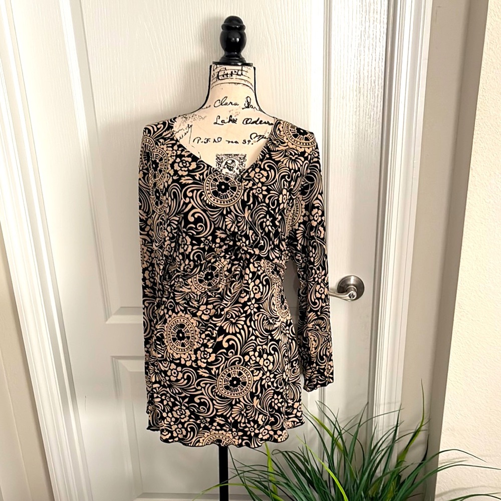 Elegant Black and Tan Floral Tunic